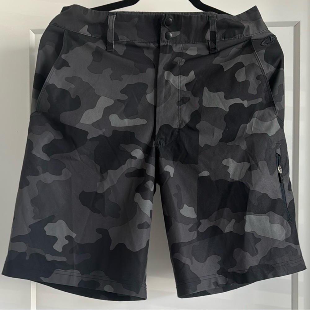Champion Men’s Camouflage Board Shorts - Size 30, Gray Urban Camo.